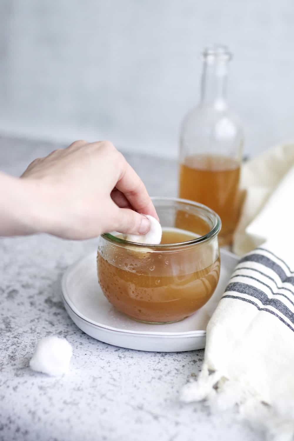 6 Ways to Use Apple Cider Vinegar for Acne