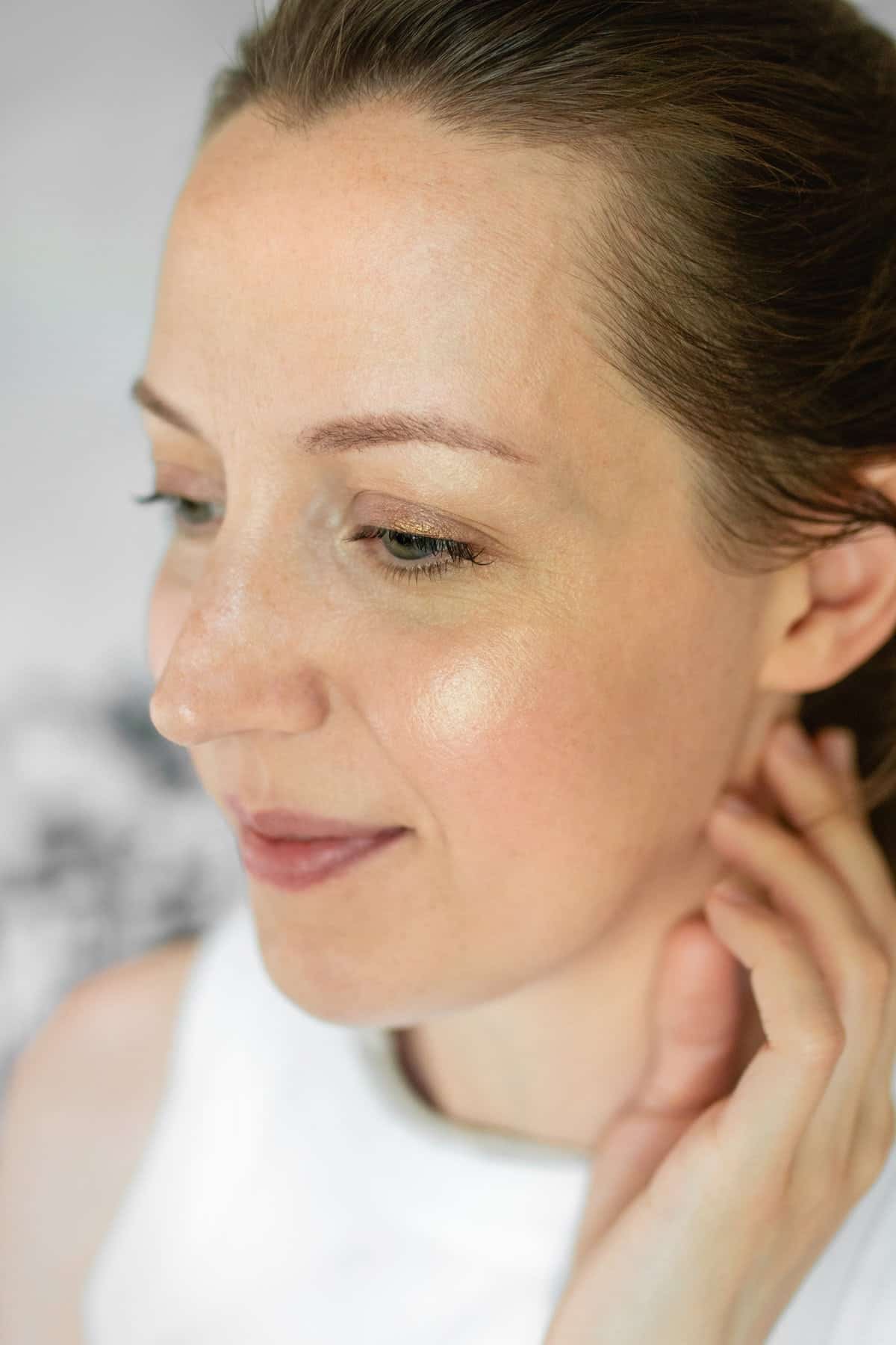 How to make a DIY Cream Highlighter with natural ingredients